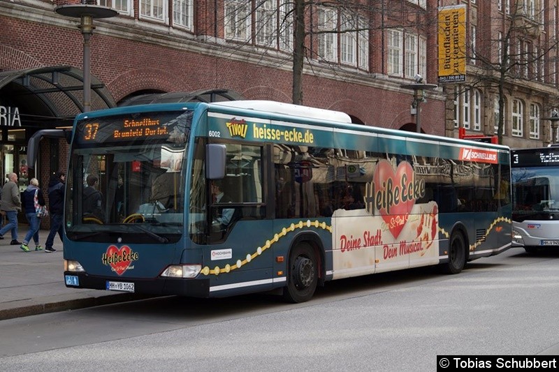 Bild: Wagen 6002 als Linie 37 an der Haltestelle Hauptbahnhof/Mönckebergstraße.