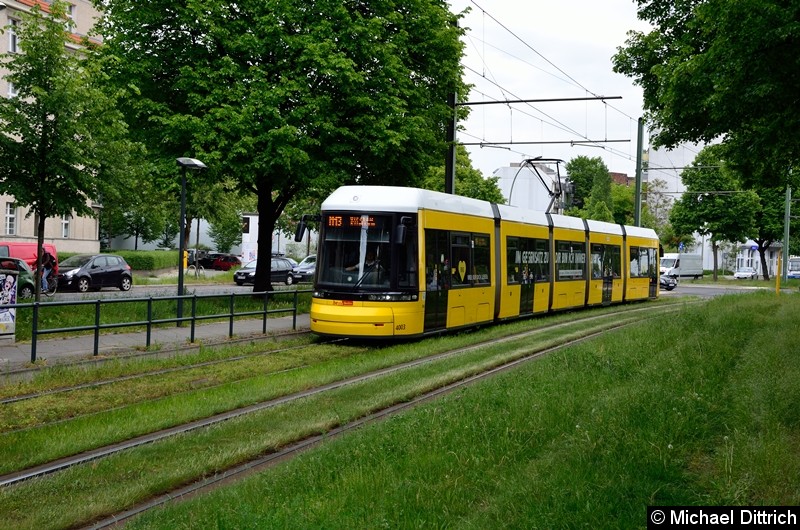 Bild: 4003 als Linie M13 zwischen den Haltestellen Stahlheimer Str./Wisbyer Str. und Prenzlauer Allee/Ostseestr.
