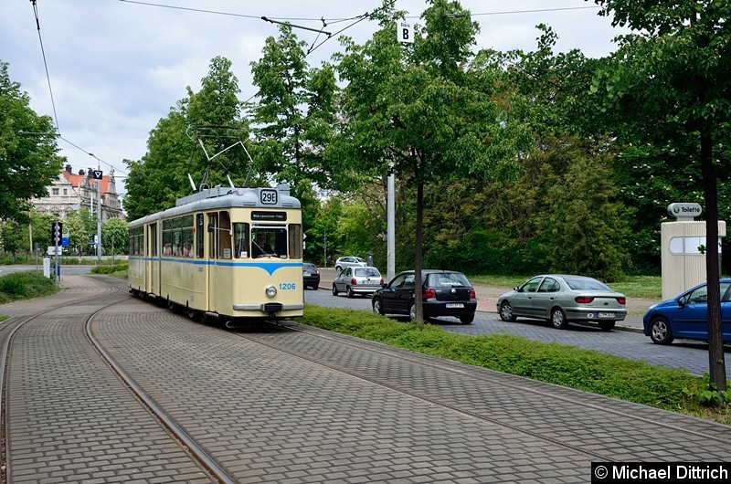 Bild: Historischer Triebwagen 1206 als Linie 29E an der Haltestelle Messekehre Innenstadt (Windmühlenstraße).