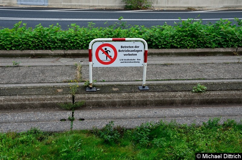 Das Betreten der Spurbusstrecke ist verboten.