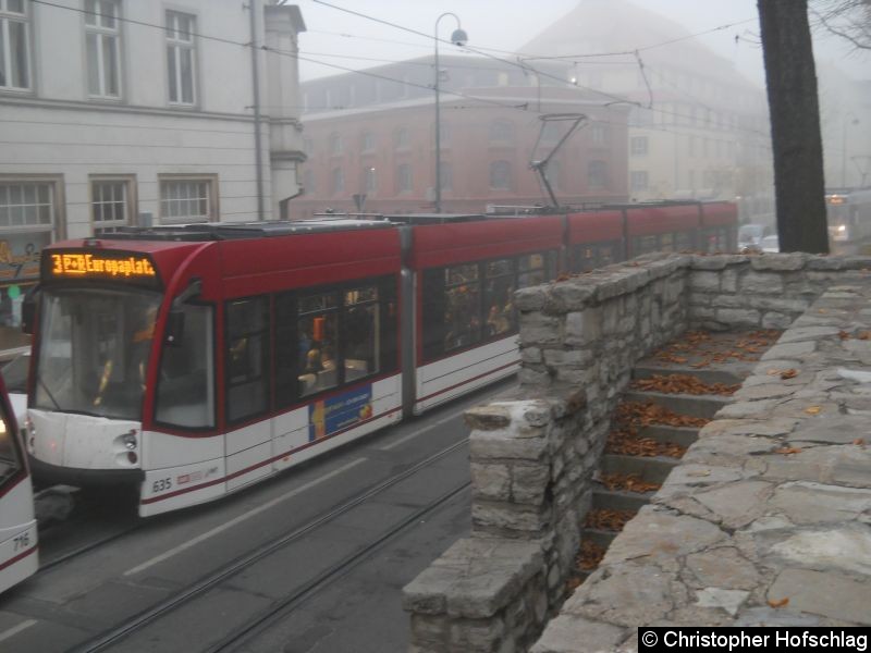 Bild: TW 635 als zweiter Wagen an TW 716 gekuppelt auf der Linie 3.