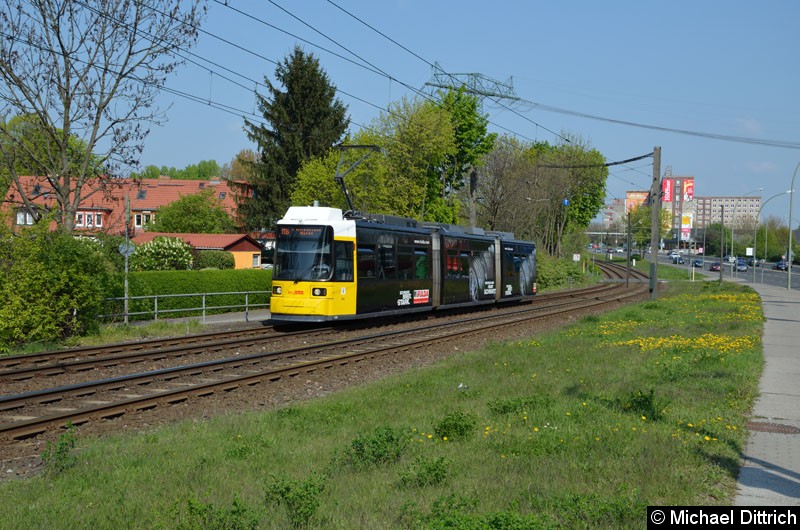 Bild: 1530 als Linie M6 kurz vor der Haltestelle Landsberger Allee/Rhinstr.