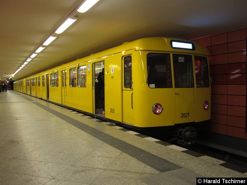 Bild: Im Bahnhof Frankfurter Allee