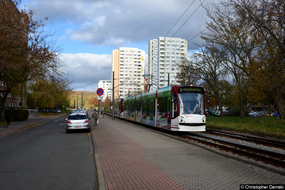 Bild: Tw 640+714 als Linie 5 am Karl-Reinmann-Ring (Roter Berg) in Richtung Hauptbahnhof.