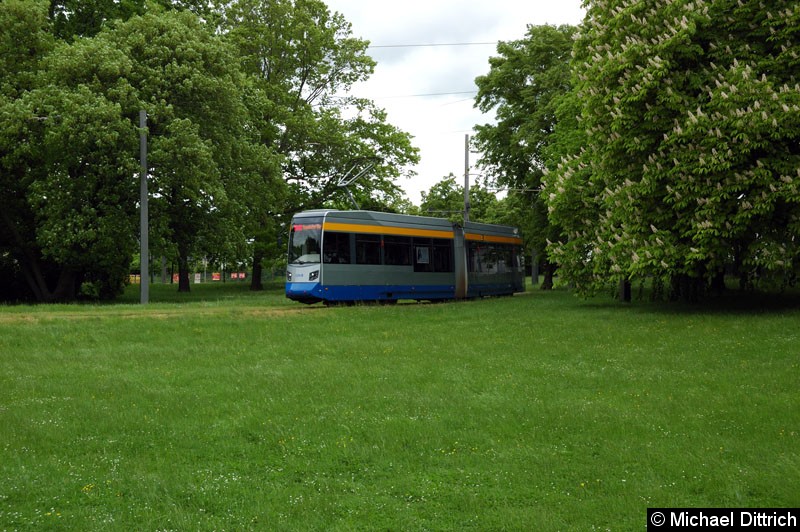 Bild: 1349 als Linie 2 im Park an der Naunhofer Str.