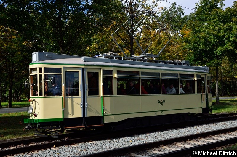Bild: Wagen 70 hat die Endstelle Herrenkrug verlassen und fährt nun parallel der Herrenkrugstraße in Richtung Alter Markt.