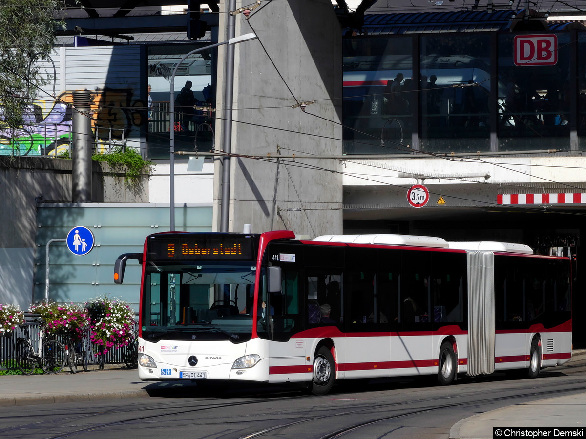 Wagen 441 als Linie 9 am Hauptbahnhof in Richtung Daberstedt.