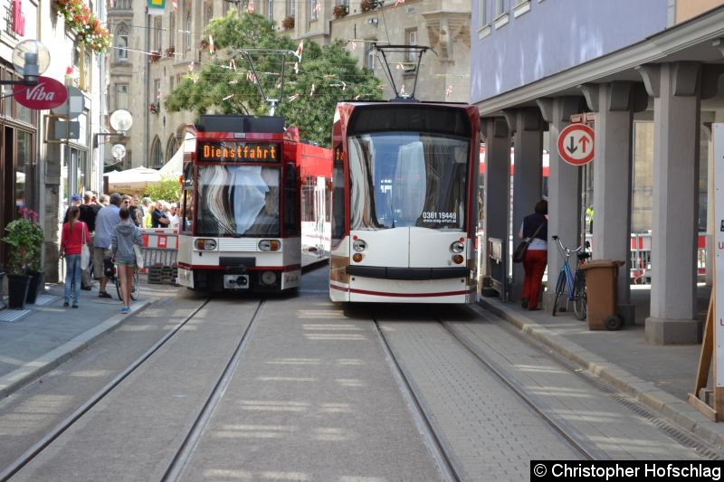 Bild: TW 601 (links) und TW 637 (rechts) zwischen Marktstraße und Fischmarkt.