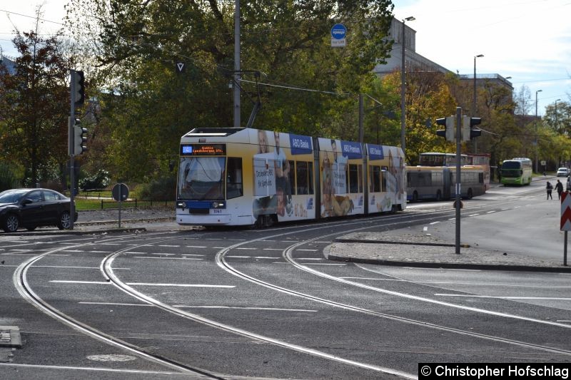 Bild: TW 1141 als Linie 4 kurz vor der Haltestelle Hauptbahnhof.