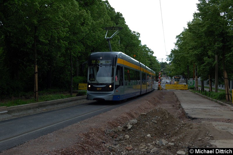 1217 als Linie 11E in der Bornaischen Str. zwischen den Haltestellen Raschwitzer Str. und S Connewitz. Bild: 1217 als Linie 11E in der Bornaischen Str. zwischen den Haltestellen Raschwitzer Str. und S Connewitz.