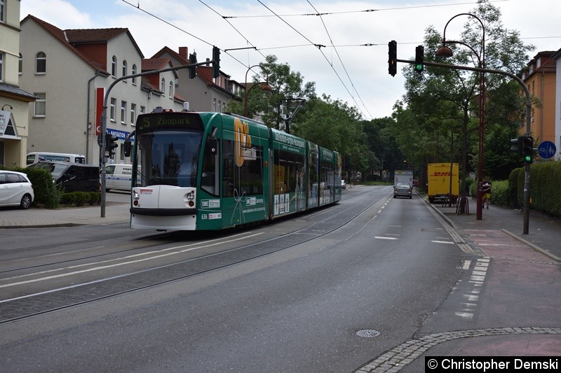 Bild: TW 636 als Linie 5 in Richtung Zoopark in der Arnstädter Straße.