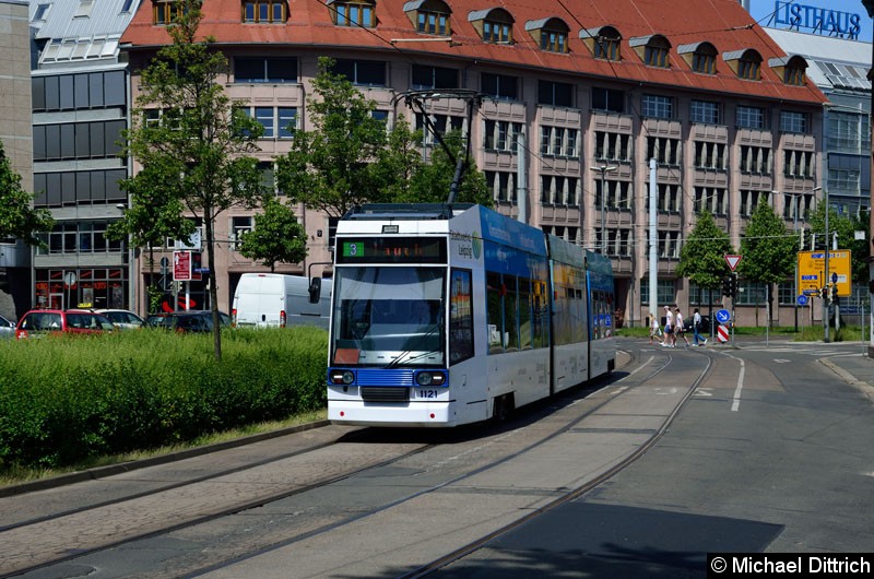 Bild: 1121 als Linie 3 auf der Umleitungsstrecke am Friedrich-List-Platz.