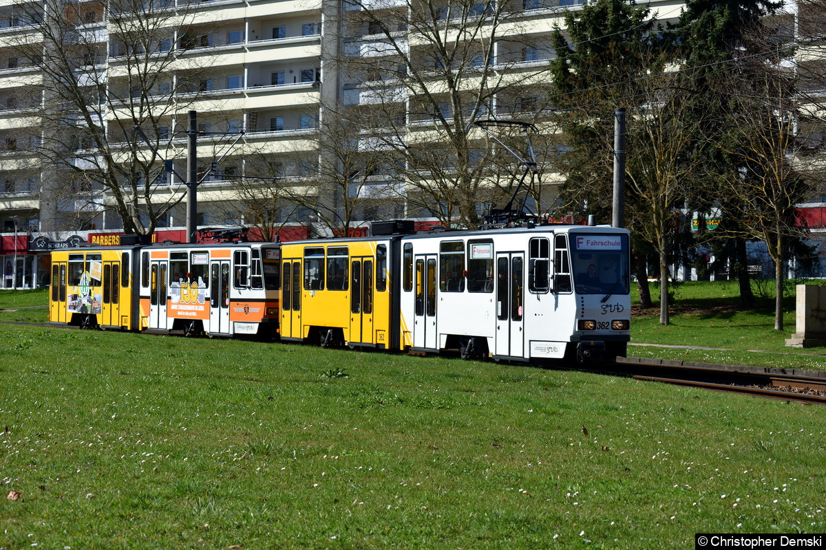 Bild: Tw 362+363 als Fahrschule kurz vor der Haltestelle Lusan-Laune.