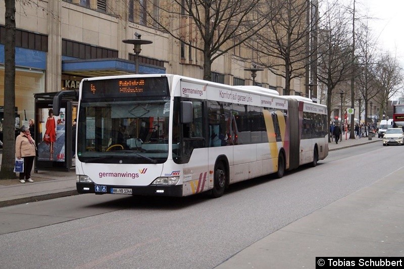Bild: Wagen 7034 als Linie 4 an der Haltestelle Gerhard-Hauptmann-Platz.