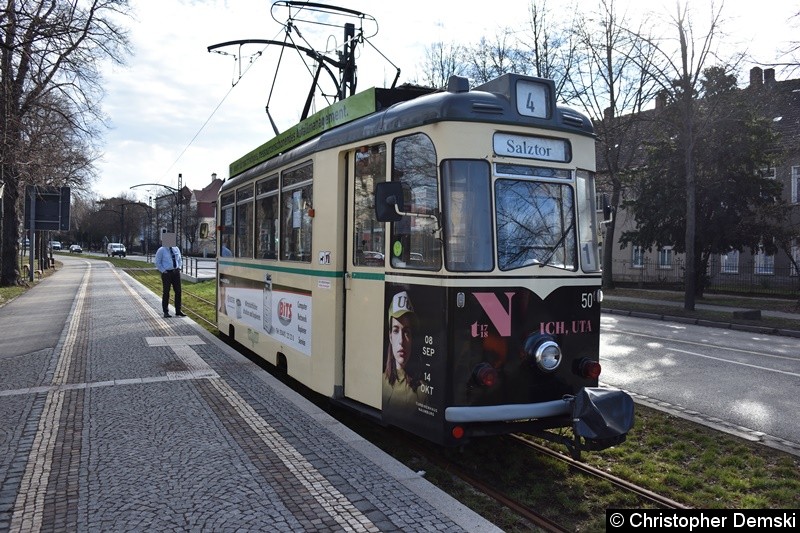 Bild: TW 50 an der Endstelle Salztor,warte auf seine Abfahrt zum Hauptbahnhof