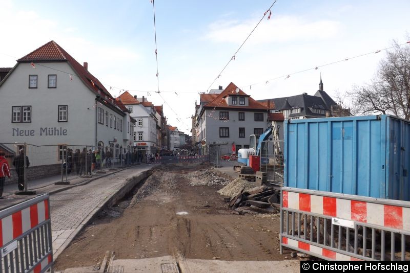 Bild: Auf der Schlösserbrücke hat sich in den letzten Wochen wenig getan. Das Wetter hat den Bauarbeitern ein Strich durch die Rechung gemacht.