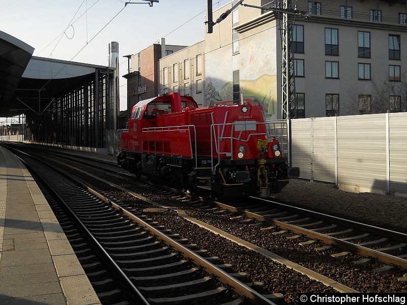 Bild: 261 046-7 bei der Durchfahrt in Erfurt Hauptbahnhof.