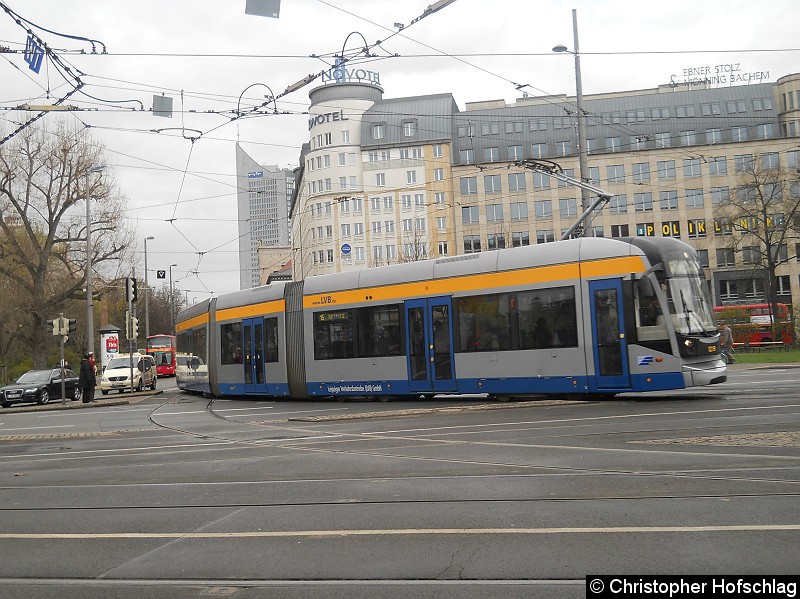 Bild: TW 1219 auf der Linie 15 kurz vor der Haltestelle Hauptbahnhof.