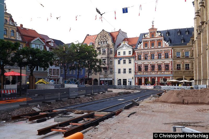 Bild: In dem Bereich vor dem Erfurter Rathaus wird bald ein neuer Haltestellenbereich entstehen.