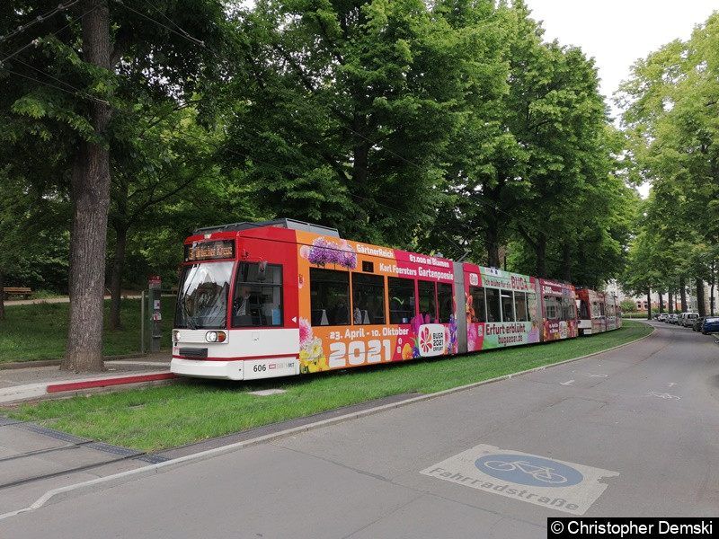 TW 611+606 als Linie 3 an der Haltestelle Robert-Koch-Straße.