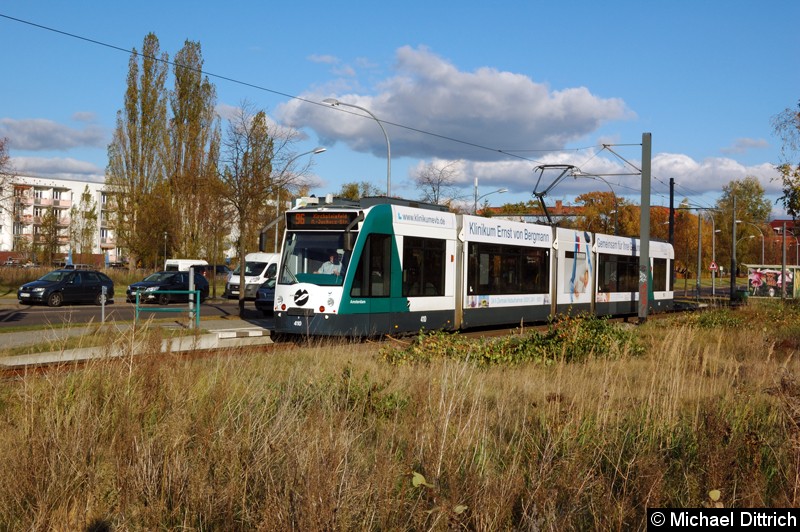 Bild: 410 als Linie 96 an der Abfahrthaltestelle Viereckremise.