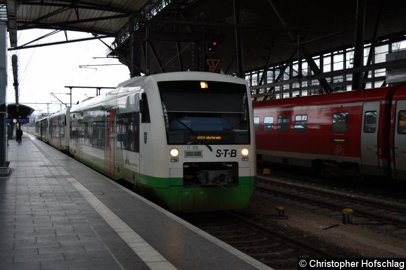 Bild: VT 106+108 in Erfurt Hauptbahnhof.