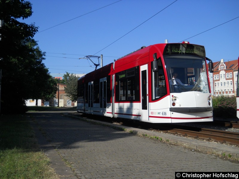 Bild: TW 636 bei der Einfahrt in die Schleife Grubenstraße.