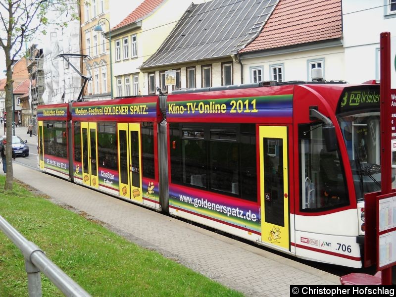 Bild: TW 706 an der Haltestelle Webergasse.