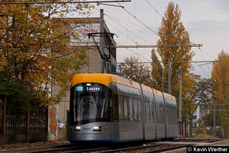 Bild: TW 1004 mal als Linie 19 nach Lausen, in Kleinzschocher,Dietzmannstr.