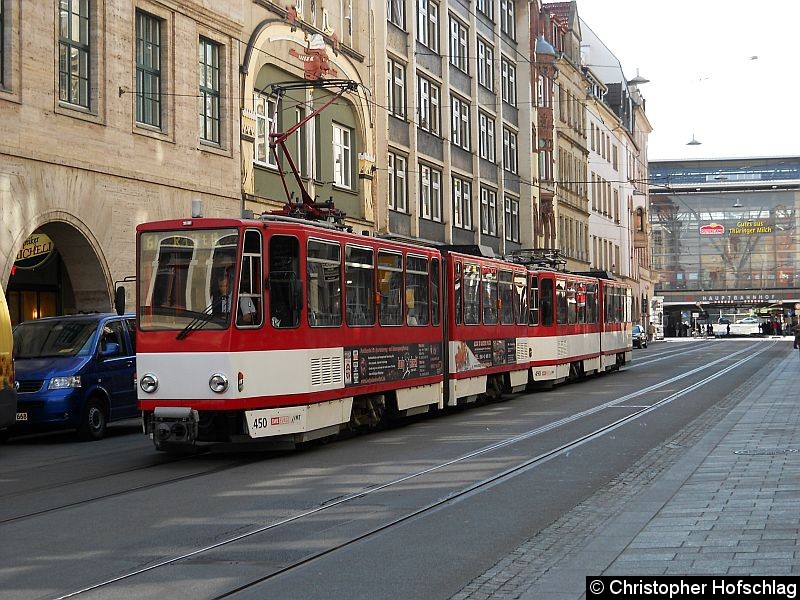 Bild: TW 450+490 auf der Linie 6 in der Bahnhofstraße.