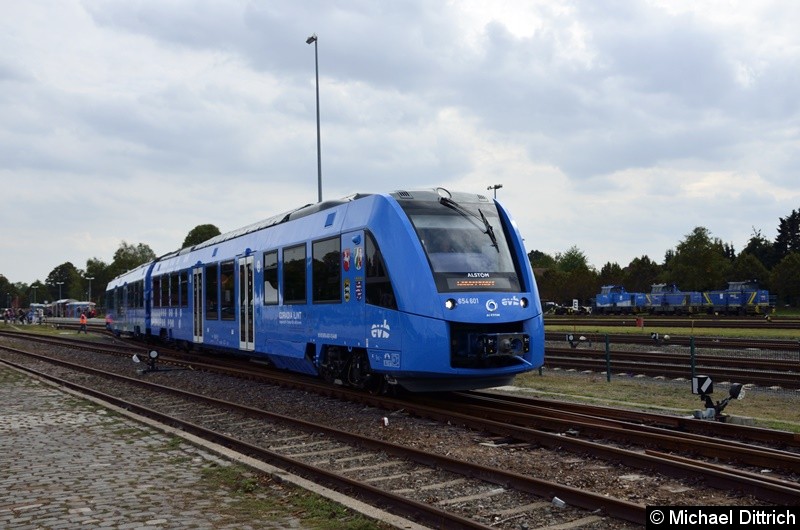 Bild: Der erste iLINT im Fahrgastverkehr. 
Hier bei der Bereitstellung in Bremervörde.