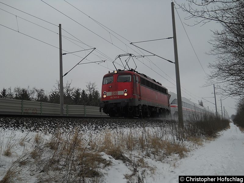 Bild: 115 383-5 mit einem ICE im Schlepp auf der Strecke Gotha-Eisenach.