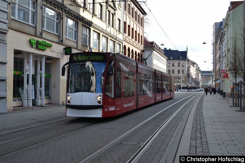 Bild: TW 651 als Linie 4 in der Bahnhofstraße.