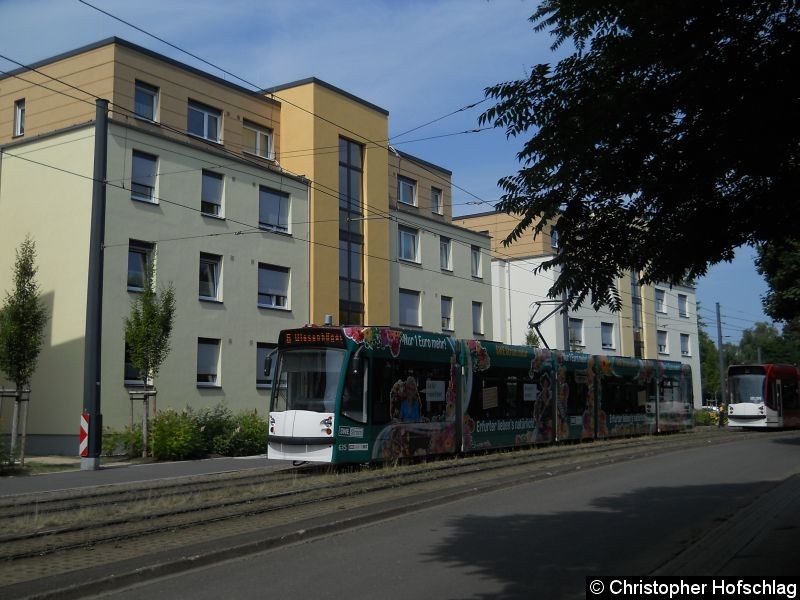 Bild: Tw 635 auf dem Weg in Richtung Wiesenhügel als Linie 6 in der Melchendorfer Straße .