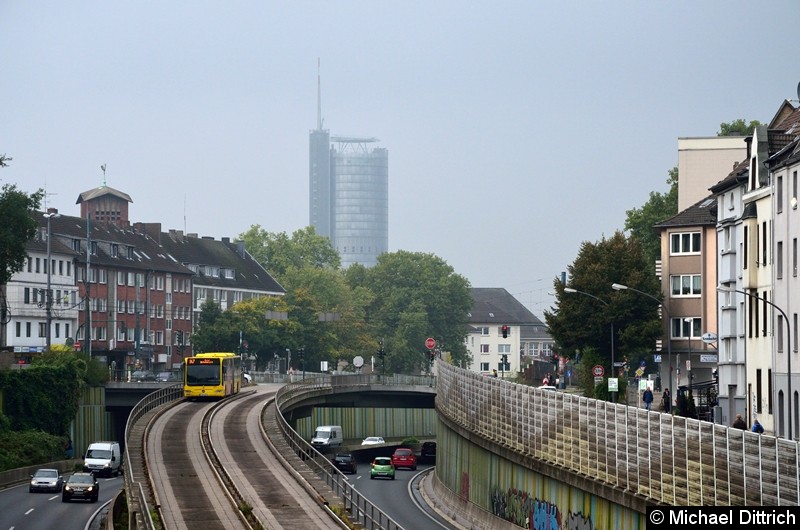 Bild: Bus 4657 erreicht die Spurbusstrecke.