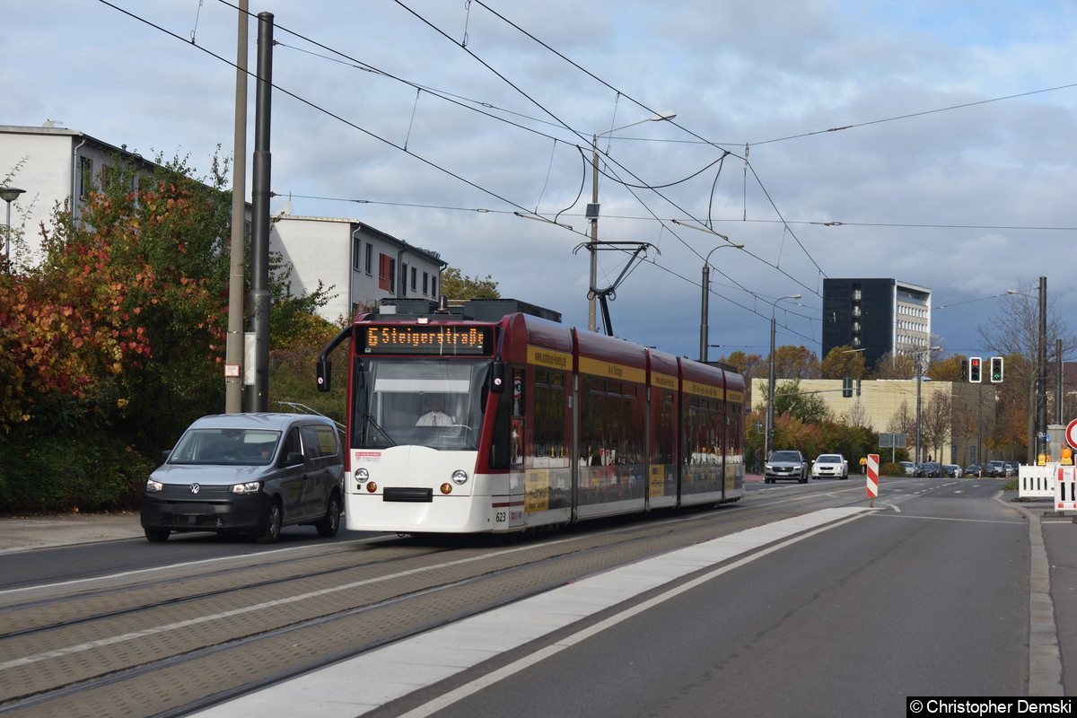 Bild: Tw 623 als Linie 6 auf der Nordhäuser Straße in Richtung Steigerstraße.