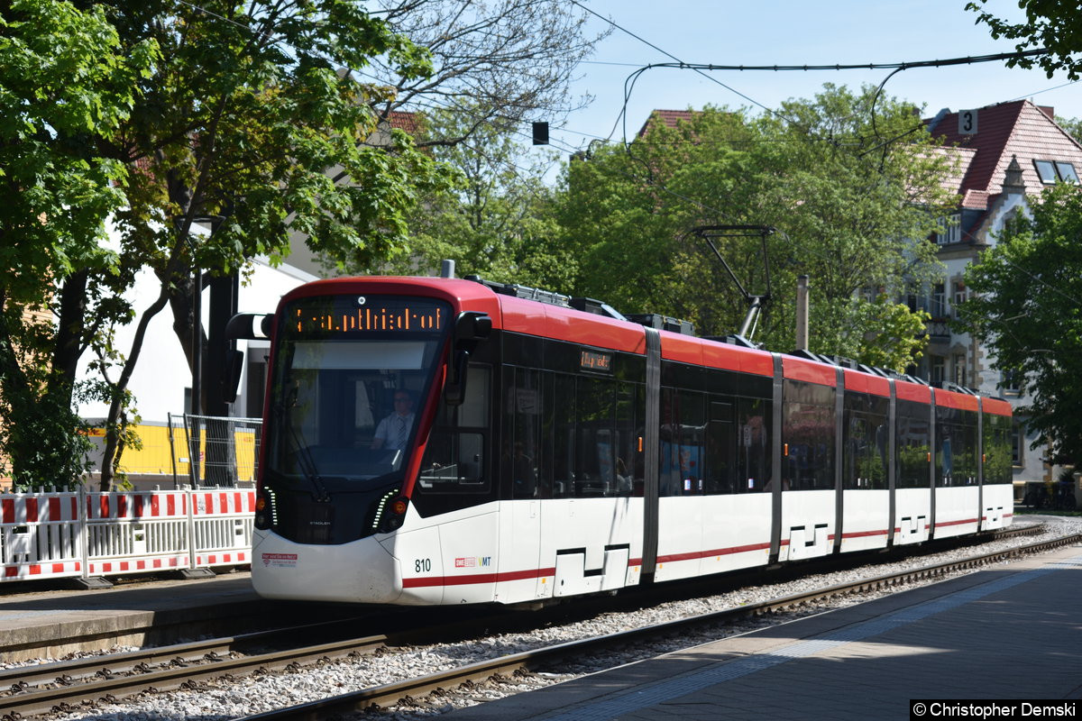 TW 810 als Linie 4 an der Gorkistraße.